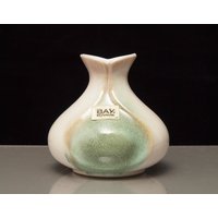 Süsse Kleine Bay Keramik, Vintage Keramik, Keramikvase, W.-Germany, Schnabelhals, Mid Century, Elfenbein, Grün, 1960Er/70Er Jahre von TheTasteOfGlory