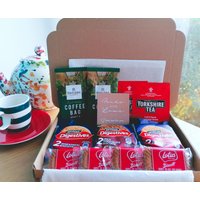 Coffee & Tea Lovers Letterbox Geschenkset - Personalisiert | Yorkshire Tee Geschenk Digestive Loftus Keks Frohes Neues Zuhause von TheTeaAndCoffeeShop