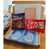 Decafé Tee, Schokolade Und Keks Briefkasten Geschenkset - Mit Personalisierter Karte | Entkoffeinierter Tee Danke Geschenk Geburtstag Kitkat von TheTeaAndCoffeeShop