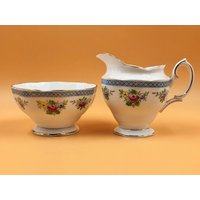 Art Deco Royal Albert China Blue Trim Trellis Design Milchkännchen Und Offene Zuckerdose. - Free Uk Post Art Deco Royal Albert China Blue Trim Trellis Design Milchkännchen Und Offene Zuckerdose. - Free Uk Post von TheTeaTray