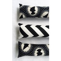 Kitty Kicker | Cat Toy Katzenminze Spielzeug Schwarz Und Weiß Chevron von TheThimbleAndHound