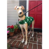 Windhundmantel | Xl Hundejacke Großer Hundemantel Weiße Rehköpfe Auf Grünem Fleece Mit Cranberry-Fleecefutter Windhundmantel | Xl Hundejacke Großer Hundemantel Weiße Rehköpfe Auf Grünem Fleece Mit Cranberry-Fleecefutter von TheThimbleAndHound