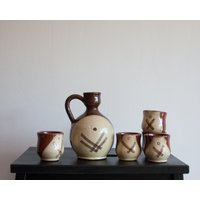 Vintage Keramik Krug Set Likör Und 5 Krüge von TheThingsThatWere