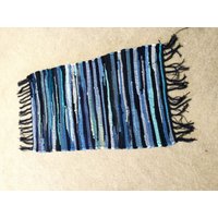 Blauer Chindi Teppich von TheThreadingHouse