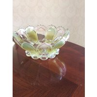 Wunderschöne Auf Einer Art Vintage Schale, Klares Glas, Geätzte Schöne Blume Detail, 5"x9" von TheThreadingHouse