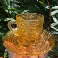 Anchor Hocking Soreno Gold Tasse & Untertasse Sets von TheThriftCurator