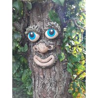 Baum Gesicht Weihnachtsgeschenk - Wunderliche Garten Dekoration Für Bäume Im Freien Baum Gesicht Weihnachtsgeschenk - Wunderliche Garten Dekoration Für Bäume Im Freien von TheTreeFacePeople