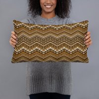 The True World Order "Ethnic Print" All-Over Print Basic Kissen Mit Füllung, Brauntöne von TheTrueWorldOrder