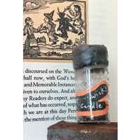Gebrannte Kerze Dochte - Für Zauber Und Tränke Glas-Flasche Halloween Kürbis Wachs Apothekerschrank Ungewöhnlich Waren Versiegelt von TheUnusualCabinet