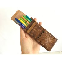 Stiftetui Aus Echtem Leder - Vintage Braun Stiftemäppchen Geprägtes Handgemachtes von TheVINTAGEShopBG