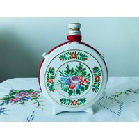 Vintage Hollohaza Porzellan Flasche - Handbemalte Ungarn Florale Karaffe von TheVINTAGEShopBG