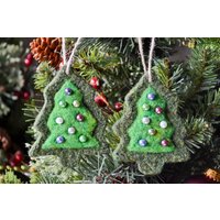 Nadelgefilzter Weihnachtsbaumschmuck, Zweierset, Gefilzte Wolle, Rustikale Handgemachte Dekoration, Weihnachtsbaum Dekoration von TheVelvetHarvest
