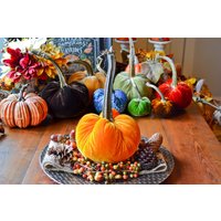 Seidensamt Kürbis in Ringelblume, Echter Stamm, Größe L, Herbst Dekor, Tischdekoration, Thanksgiving, Handgemachte Rustikale Dekoration von TheVelvetHarvest