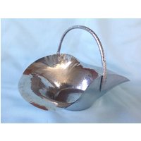 Aluminium Korb Gehämmertes Revere Rome Aluminium Korb Gehämmertes Revere Rome von TheVillageCorner