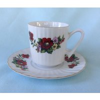 Floral Mokkatasse Und Untertasse Expresso Tasse Rote Blumen Floral Mokkatasse Und Untertasse Expresso Tasse Rote Blumen von TheVillageCorner