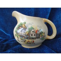 Lancaster & Sons Creamer Beige Sahnekännchen Kleiner Cremefarbener Krug Mit Transferware-Design Lancaster & Sons Creamer Beige Sahnekännchen Kleiner Cremefarbener Krug Mit Transferware-Design von TheVillageCorner