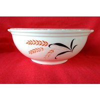 Schale Mit Griff Aus Weizen in Der Serie Von Universal Potteries 8 1/2 " von TheVillageCorner