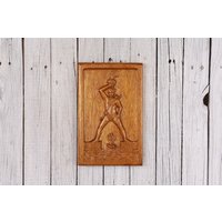Vintage Koloss Von Rhodos Hand Geschnitzt Aus Holz Wandbehang Vintage Koloss Von Rhodos Hand Geschnitzt Aus Holz Wandbehang von TheVintageAmerica