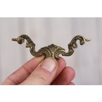 Vintage Messing Schubladengriffe Set 2 Kleine Türgriffe Dekorative von TheVintageAmerica