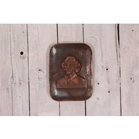 Vintage Nikolaus Kopernikus Kupfer Wandbehang Porträt Vintage Nikolaus Kopernikus Kupfer Wandbehang Porträt von TheVintageAmerica