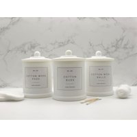 Matte Weiß Glas Badezimmer Vorratsdose Wattekugeln, Pads, Knospen Matte Weiß Glas Badezimmer Vorratsdose Wattekugeln, Pads, Knospen von TheVintageJarCo