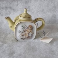 Vintage Miniatur Teekanne, Cherub Würfel Teekanne Porzellan Kunst, Kunst Engel Design von TheVintageRRobbin