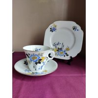 Blaue Und Gelbe Blume Floral Art Deco Trio - Teetasse, Untertasse Teeteller. Vintage 1930Er Jahre Tasse Untertasse. Wohnkultur von TheVintageTeaShoppe