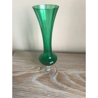 Grüne Glasstiel Vase von TheVintageTeaShoppe