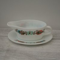 Sauciere/Krug Aus Pyrex Mit Carnaby Tempo | 1972-Design. Hergestellt in England Von Jaj von TheVintageTeaShoppe