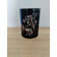 Vintage Schwarze Runde Florale Vogel Dose von TheVintageTeaShoppe