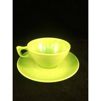Lime Grün Farbe Flyte Tasse Und Untertassen Set von TheVintageVibeandROA