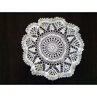 Retro Häkeln Doily Handmade Tischtuch Vintage-stil Handgestrickte Spitze Crochet Tisch Décor Cabinet Geschenkidee von TheVintagesTreasures
