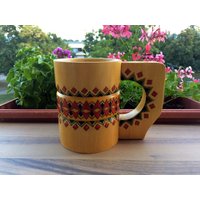 Vintage Hölzerne Becher Handmade Bier Stein Holzpint Topf Le Primitive Holz Dekoriert Tasse Rustic Holzgeschenk von TheVintagesTreasures