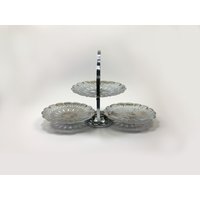 Vintage Serviertablett Tripple Tablett Servierset Faltbares Kuchenständer Obsttablett Ausstechtablett Faltbarer Teller Eierkorb Geschenk von TheVintagesTreasures