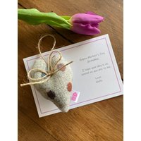 Oma Herz - Muttertagsherz Muttertagsgeschenk Muttertagskarte Geschenk Für Hug Oma Herz - Muttertagsherz Muttertagsgeschenk Muttertagskarte Geschenk Für Hug von TheWeeLoft