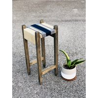 Gewebter Mid-Century Modern Style Blumenständer Für Drinnen Handgefertigt Personalisierbar Built To Order von TheWoodandWeaveShop