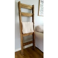 Rustikale Decke Leiter, 5 Ft Holz Bauernhaus Kinderzimmer Rustikale Quilt-Leiter von TheWoodchuckCompany