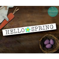 Hello Spring Holzregal Sitter - Ostern Frühling Rustikales Frühlingsschild Frühlingsregal Abgestuftes Tablett Tier von TheWoodenShutterShop