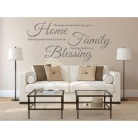 Vinyl Wand Zitat "Jemanden Zu Lieben Ist Familie.". Wandtatto, Moderne Aufkleber von TheWorldOfWallArt