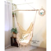 Boho Hängesessel Mit Spreizstange | Makramee Hängeschaukel Indoor Outdoor Schaukel Hängematte Aus Baumwolle von TheWovenSutra