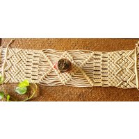 Elfenbeinfarbener Makramee Tischläufer 120 cm Boho Tischdekoration von TheWovenSutra