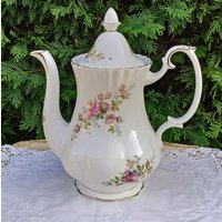 Große Royal Albert " Moss Rose Kaffeekanne von Thedutchteagarden