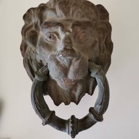 Antike Bronze Löwe Kopf Tür Knocker, Vintage Big Lion Head 19. Jahrhundert, Frühen 20. Jahrhundert von ThenandnowByJovana