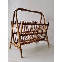 Vintage Zeitungsständer/Mid Century Magazinständer Bambus Und Rattan von ThenandnowByJovana