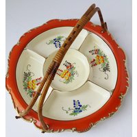 Vintage Floral Geteilte Servierplatte Orangener Rand, Weidengriff, Hergestellt in Japan von ThereAndBackVintage