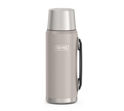THERMOS ICON BEVERAGE BOTTLE 1,20l, beige/sandstone mat, Thermosflasche 1200ml, Isolierflasche mit Trinkbecher, Thermoskanne mit Griff, 24 h heiß/24 h kalt, spülmaschinenfest, absolut dicht, BPA-frei von Thermos