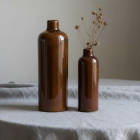 2 Vintage-Keramikflaschen Aus Braunem Steingut, Vasen Im Boho-Landhausstil 2 Vintage-Keramikflaschen Aus Braunem Steingut, Vasen Im Boho-Landhausstil von vintwithnora