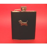 Basset Hound Dog Design Schwarz Leder 6 Unze Flachmann Hund Geschenk von ThimblesnObjectDart