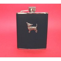 Chihuahua-Hund Design-Schwarz-Lederner 6 Unzen Flachmann-Hundegeschenk von ThimblesnObjectDart