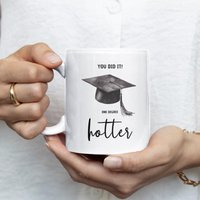 Tasse Als Geschenk Abschluss „One Degree Hotter" - Geschenkidee Zum Schulabschluss, Uni, Abi 2025 Oder Studium | Bachelorabschluss von ThingsOfHappiness